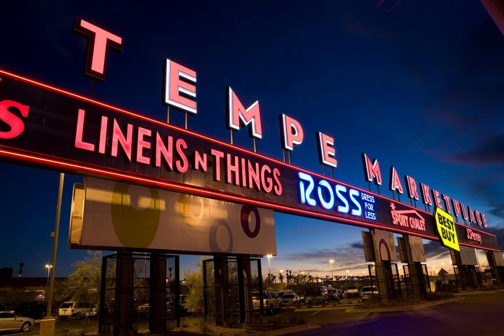 Tempe Marketplace signage