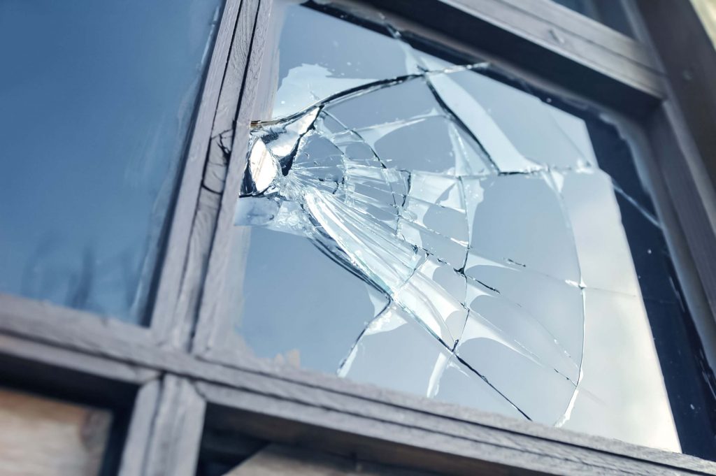 Cracked window	